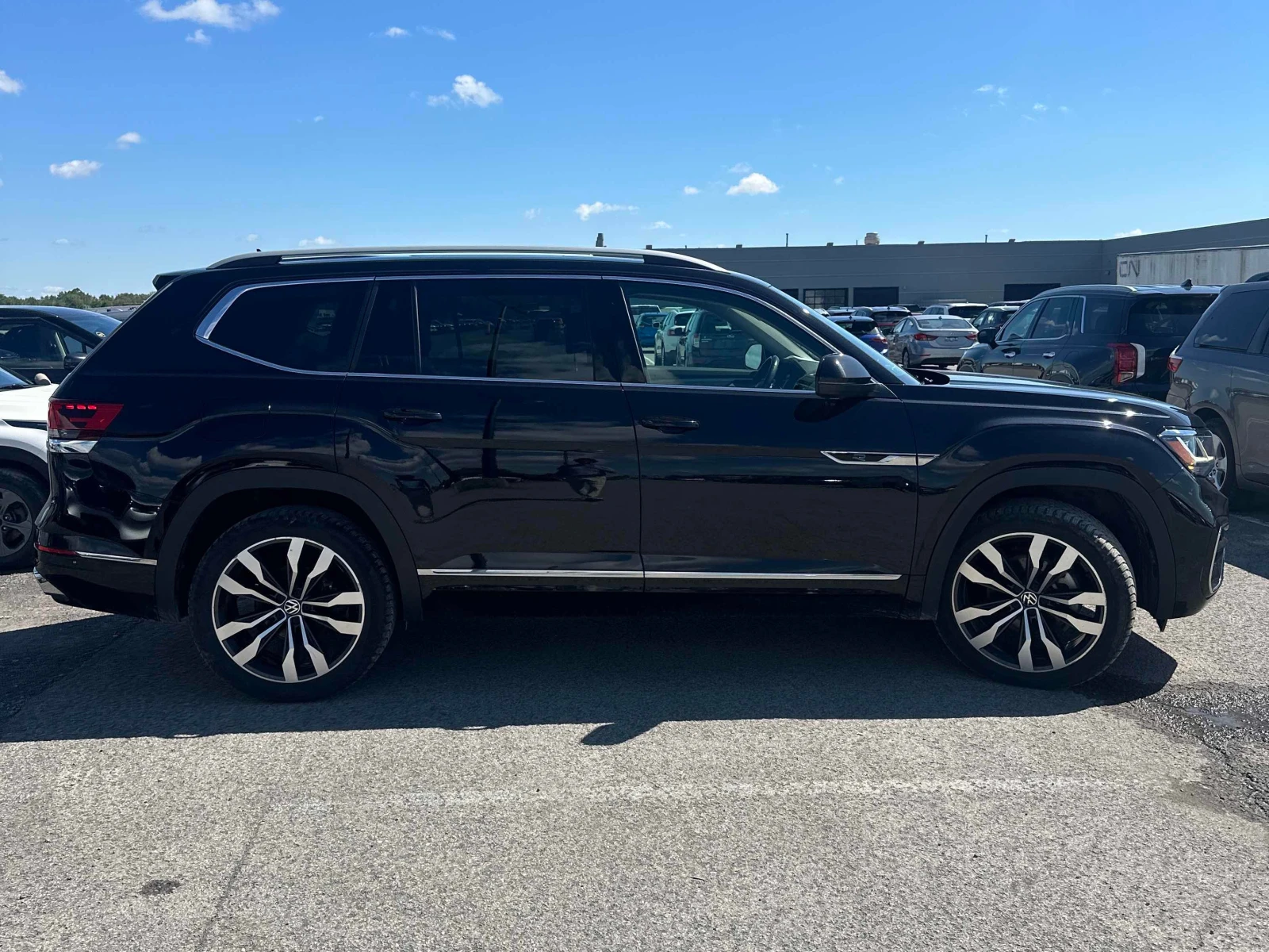 VW Atlas * Execline * CARFAX * БЕЗ ПЪРВОНАЧАЛНА ВНОСКА, снимка 3 - Автомобили и джипове - 56089984