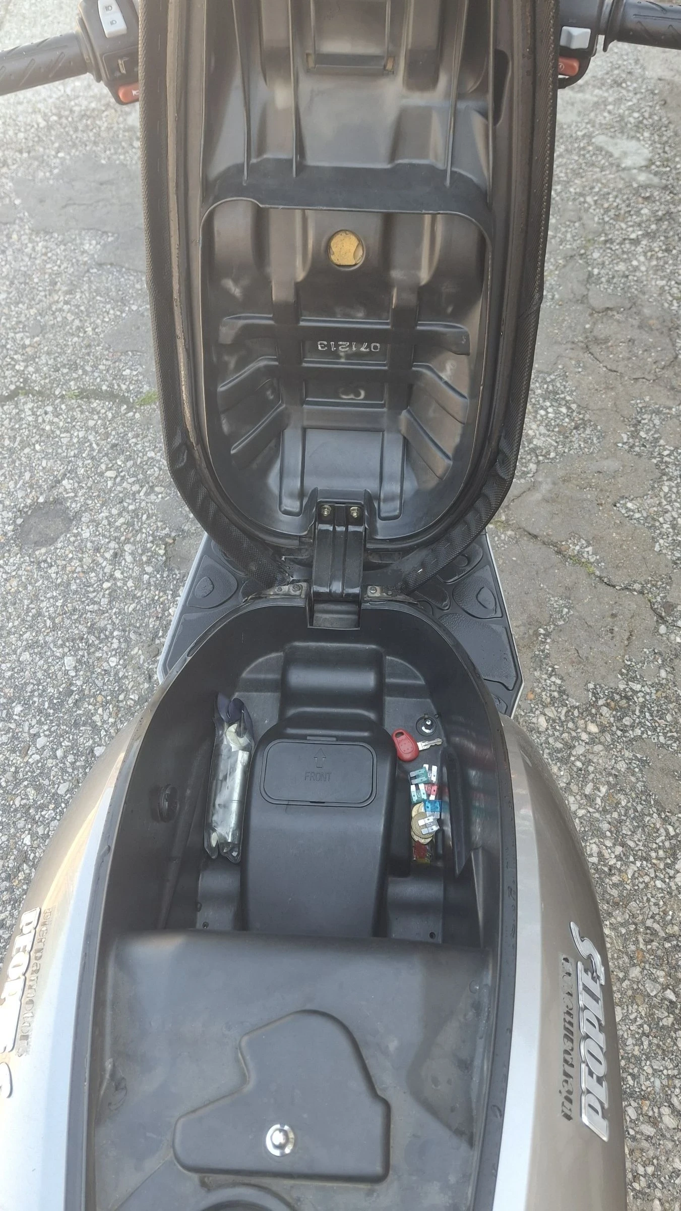 Kymco People 200i, снимка 9 - Мотоциклети и мототехника - 54665871