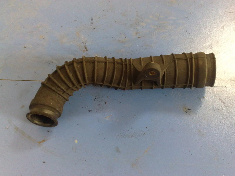 маркуч турбо за Мерцедес Вито 2.2цди автоматик 