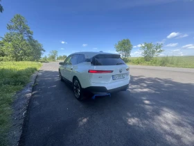 BMW iX Xdrive40, снимка 9