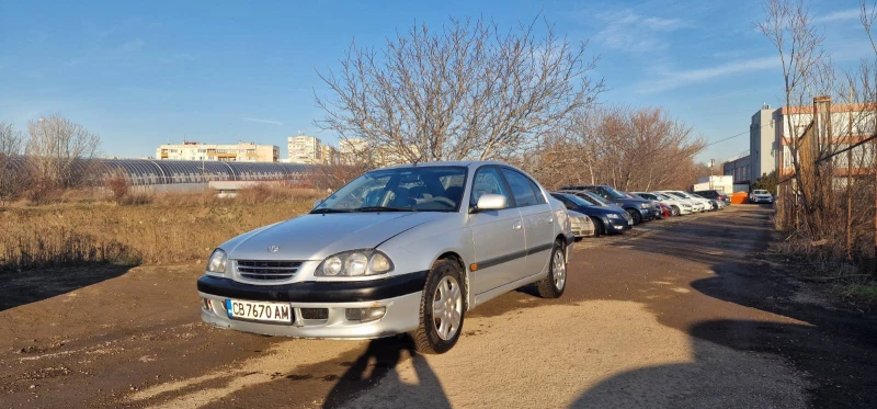 Toyota Avensis 1.6 Газ/бензин, снимка 1 - Автомобили и джипове - 48954705