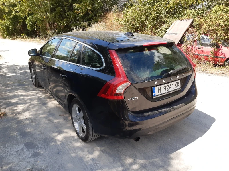 Volvo V60, снимка 6 - Автомобили и джипове - 52346260