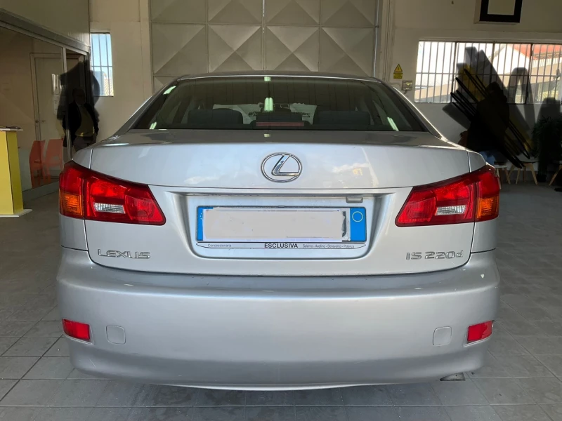 Lexus IS 220d  Business, снимка 9 - Автомобили и джипове - 52726397