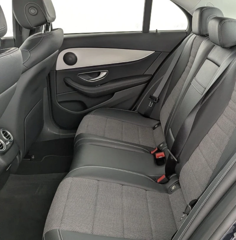 Mercedes-Benz E 220  50 хил, КМ, снимка 4 - Автомобили и джипове - 53423370