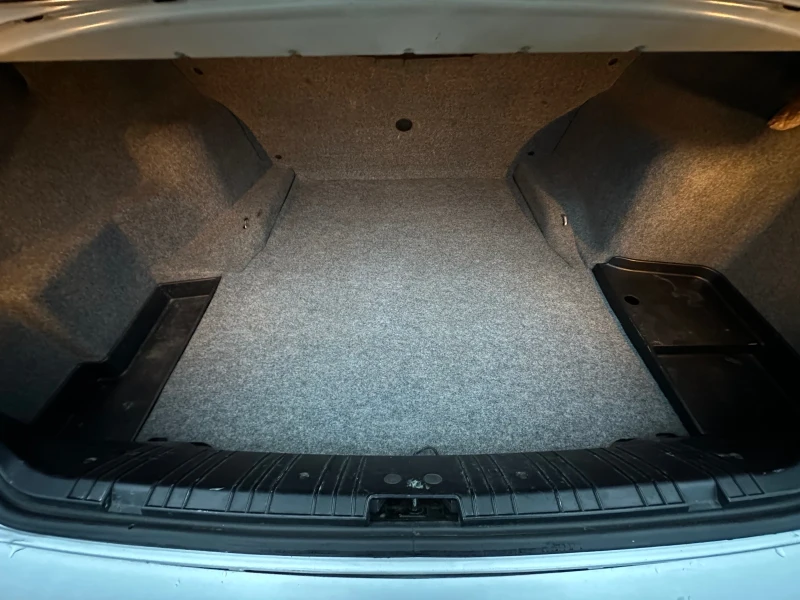 BMW 320 d FULL КОЖА/CARBON/ИСТОРИЯ, снимка 14 - Автомобили и джипове - 53447269