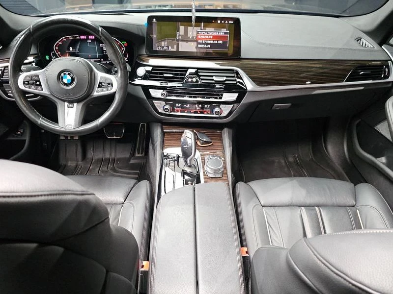 BMW 520 520I M Sports, снимка 8 - Автомобили и джипове - 55500727