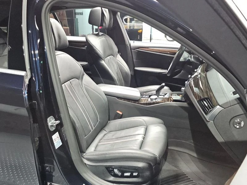 BMW 520 520I M Sports, снимка 7 - Автомобили и джипове - 55500727