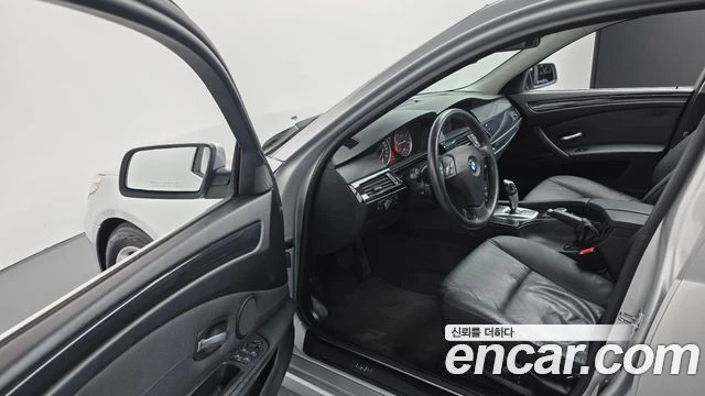 BMW 520, снимка 13 - Автомобили и джипове - 56089316