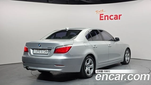 BMW 520, снимка 2 - Автомобили и джипове - 56089316