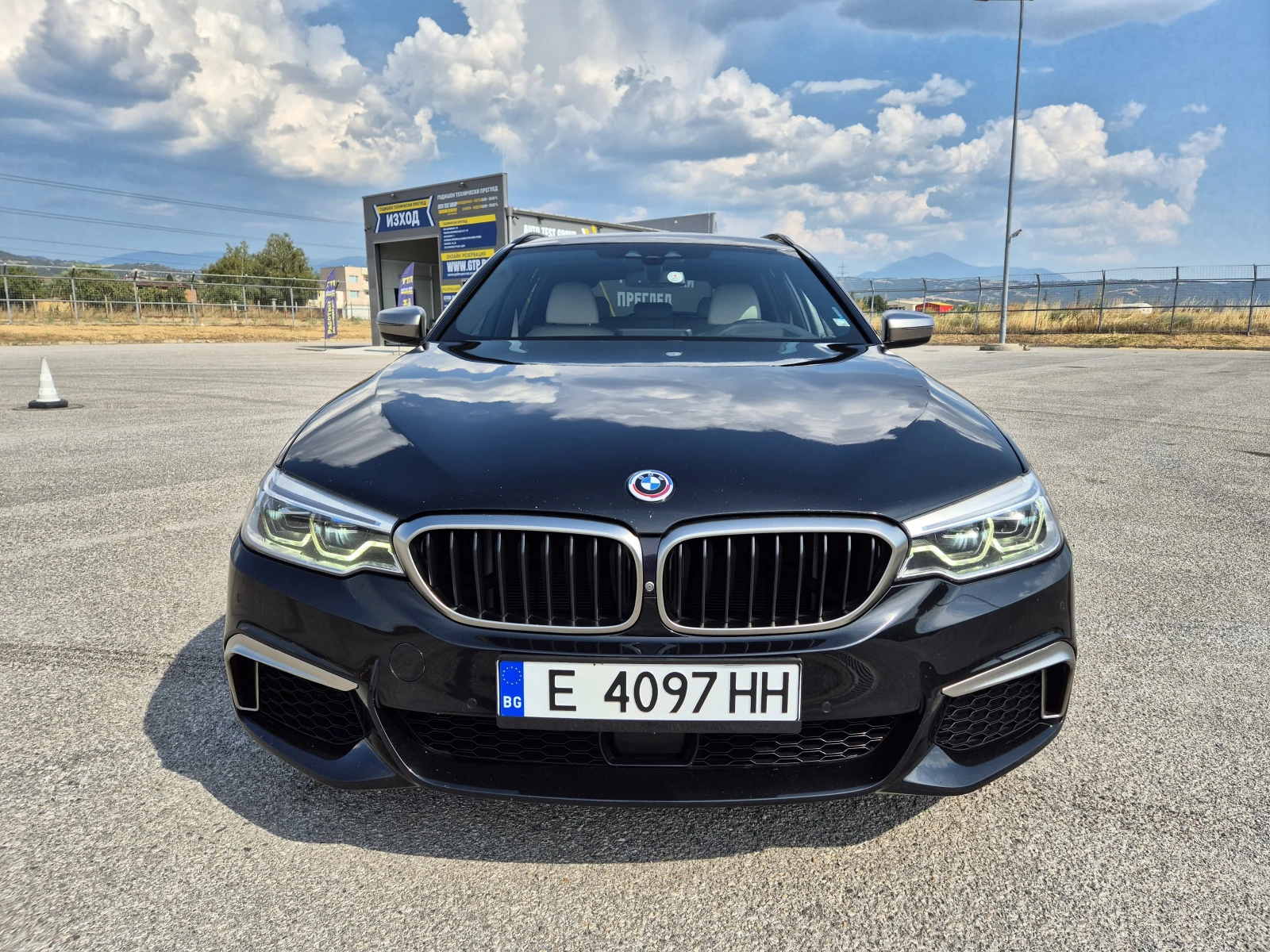 BMW 550 M550d xDrive - изображение 2