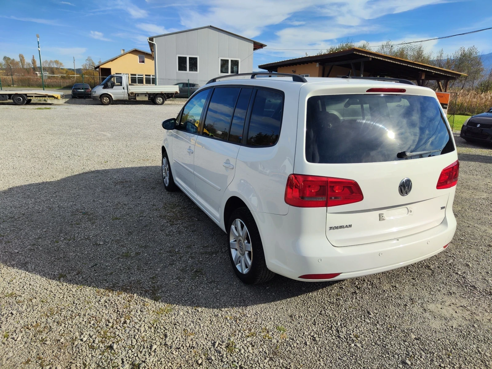 VW Touran 1.6TDI AUTOMATIC  - изображение 6