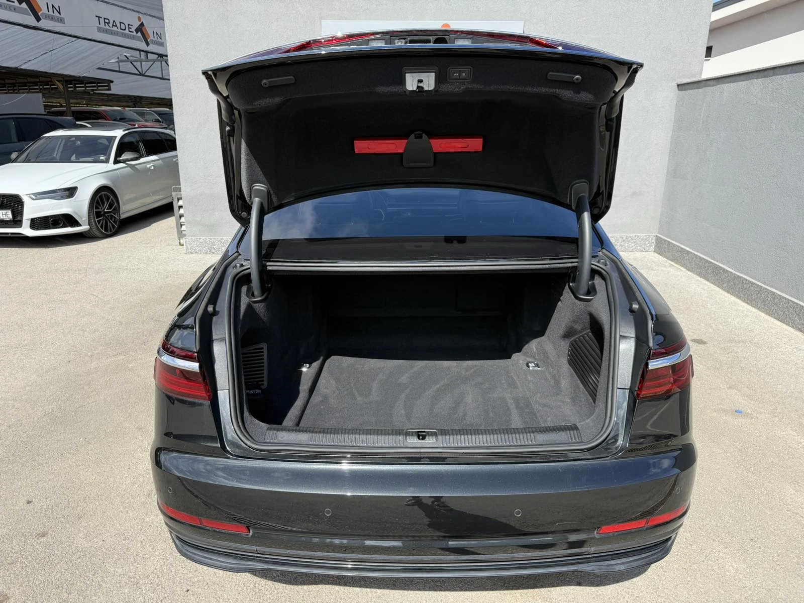 Audi A8 50TDI V6 - изображение 8