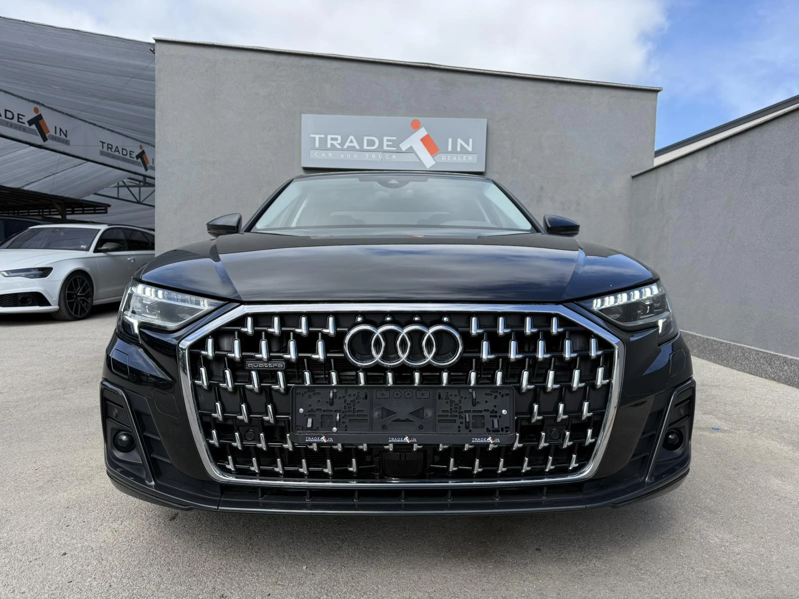 Audi A8 50TDI V6 - изображение 2