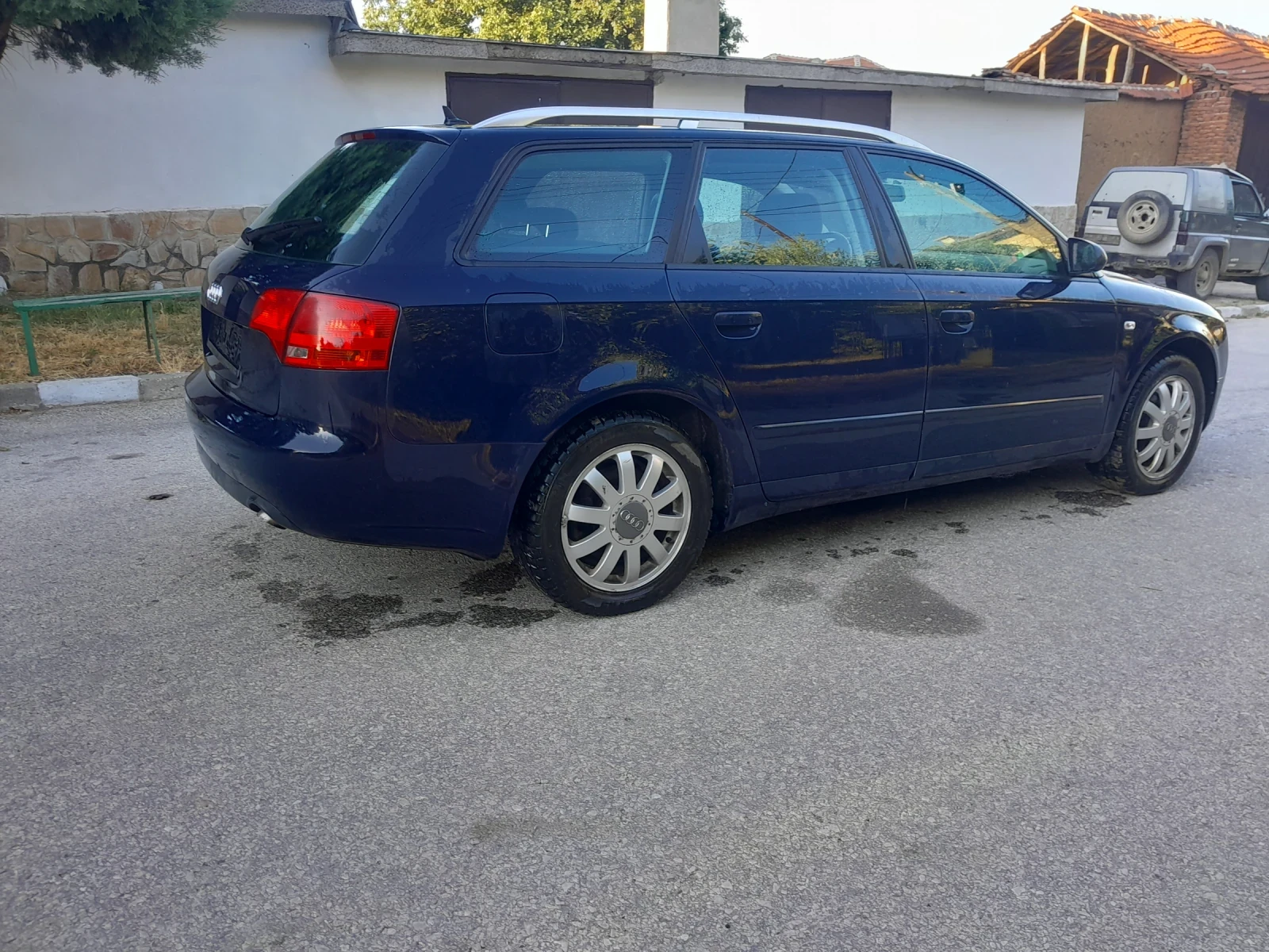Audi A4 2.5 автомат - изображение 3