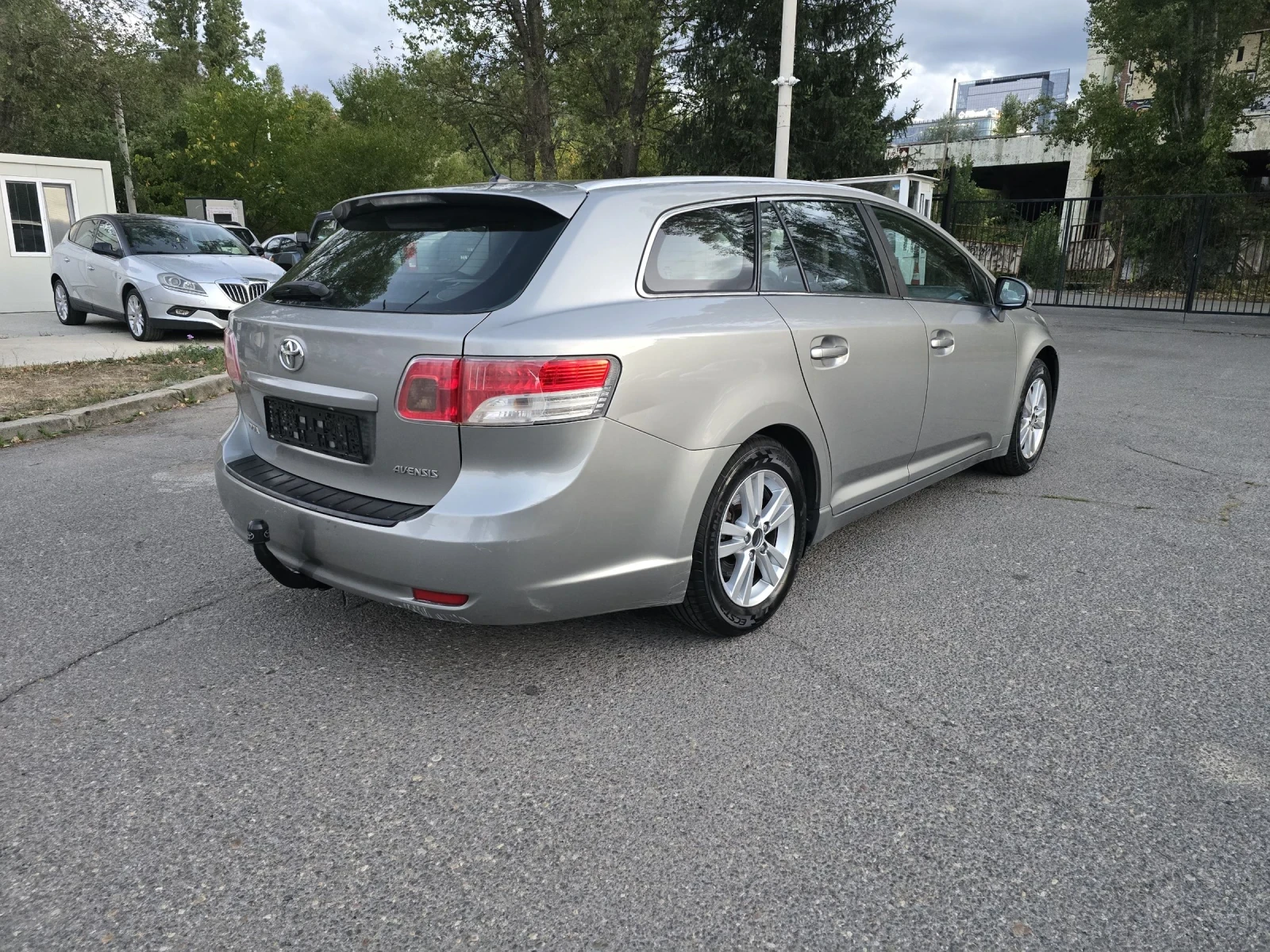 Toyota Avensis 1.8БЕНЗИН/147КС/КОМБИ - изображение 4