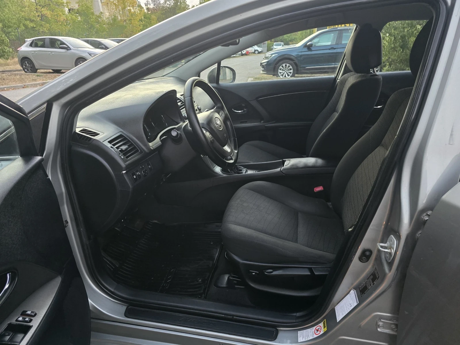 Toyota Avensis 1.8БЕНЗИН/147КС/КОМБИ - изображение 9