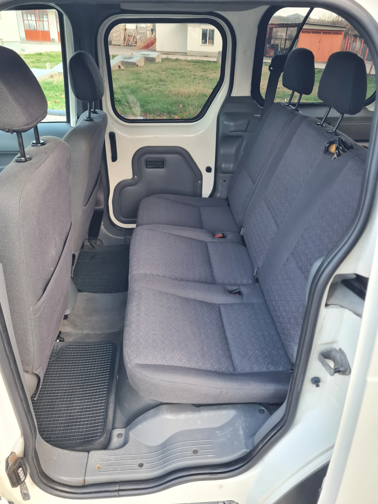 Ford Connect 1.8куб.90к.с.  - изображение 4