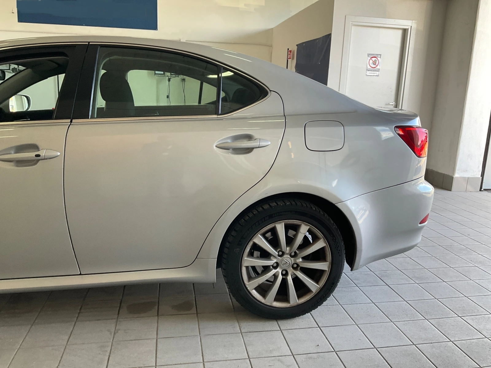 Lexus IS 220d  Business | Mobile.bg   7