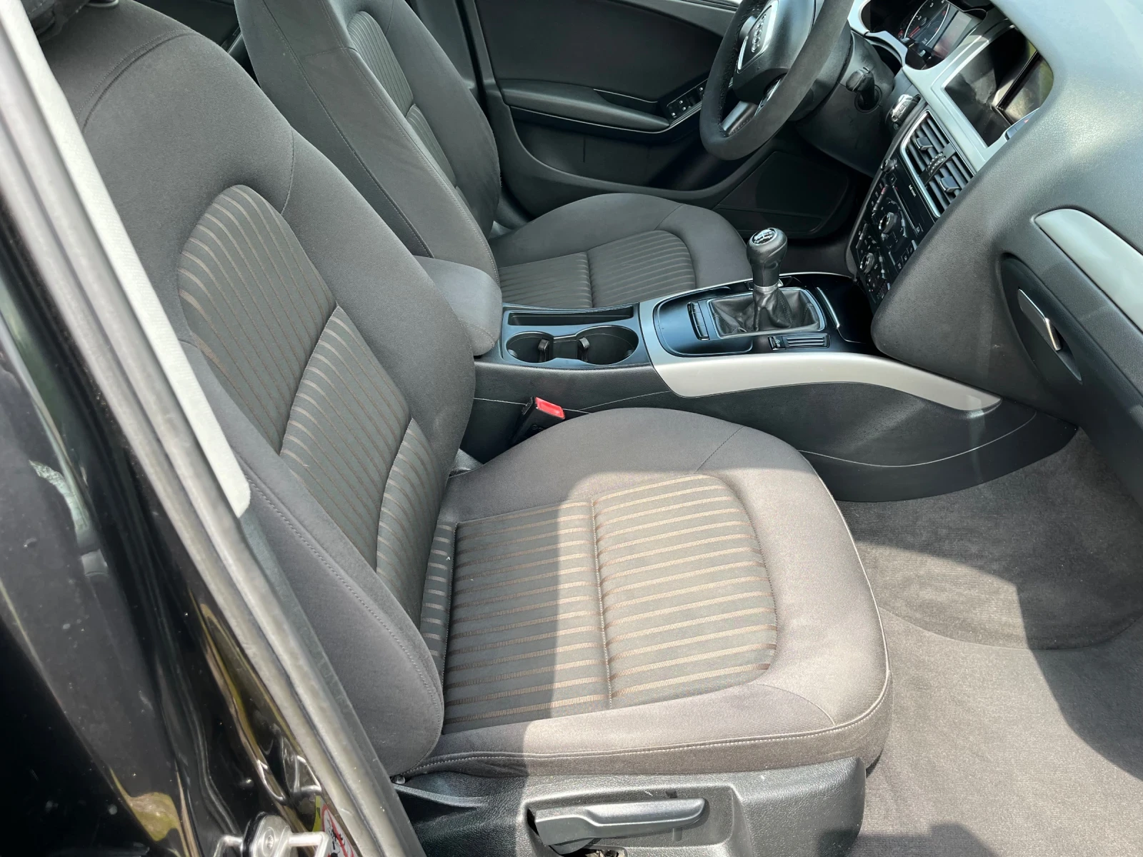 Audi A4 2.0 TDI SPORT, снимка 10 - Автомобили и джипове - 54258357