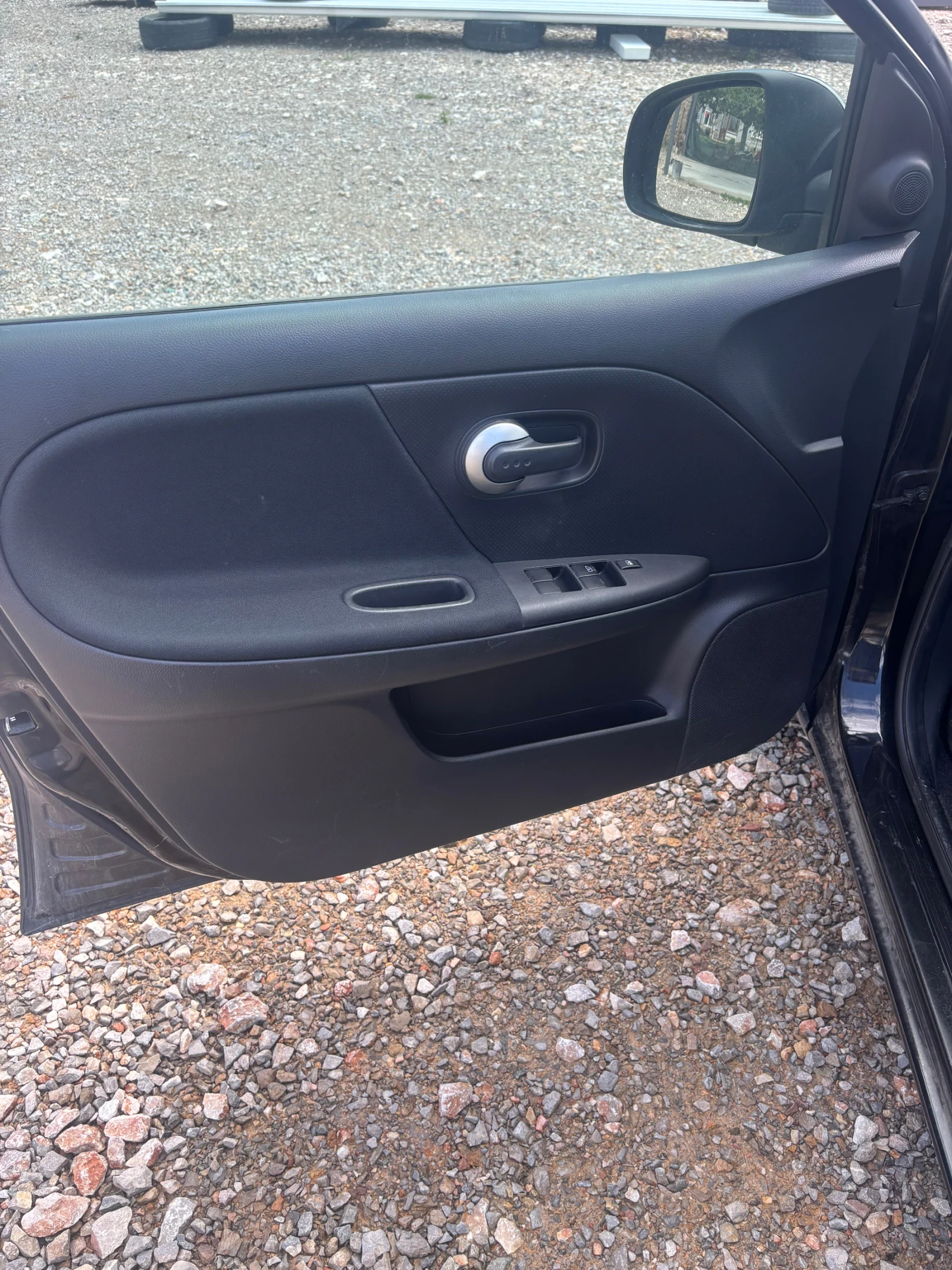 Nissan Note, снимка 7 - Автомобили и джипове - 54291009