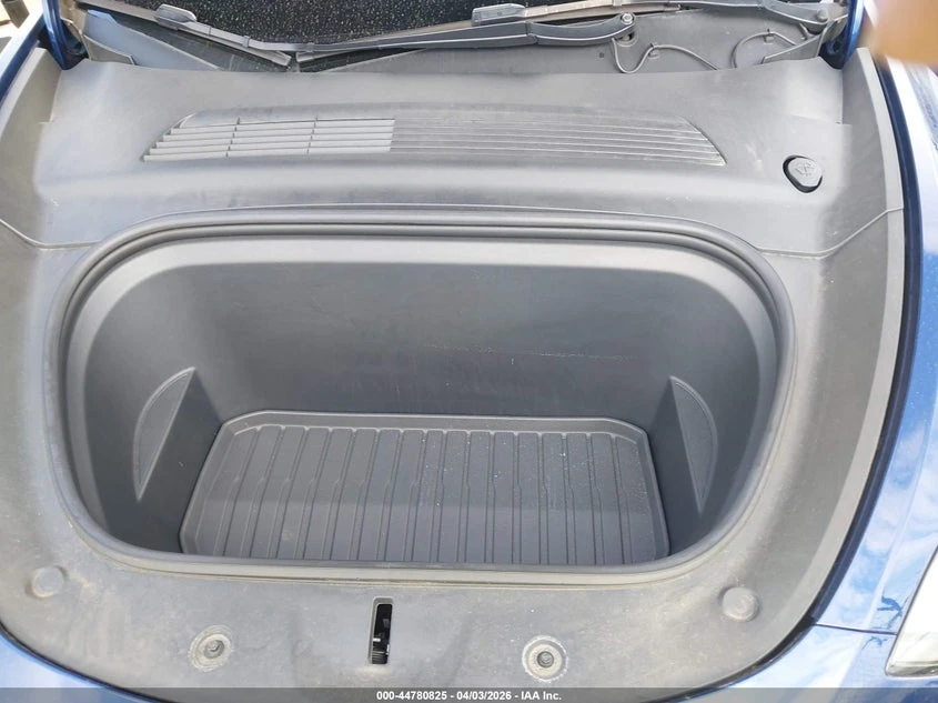 Tesla Model Y Standard Range Rear-Wheel Drive, снимка 10 - Автомобили и джипове - 54435714