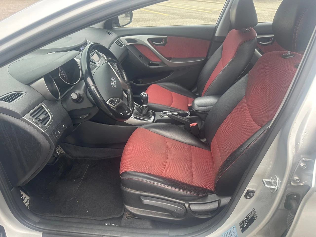 Hyundai Elantra 1.6i 16V Swiss, снимка 10 - Автомобили и джипове - 54444250