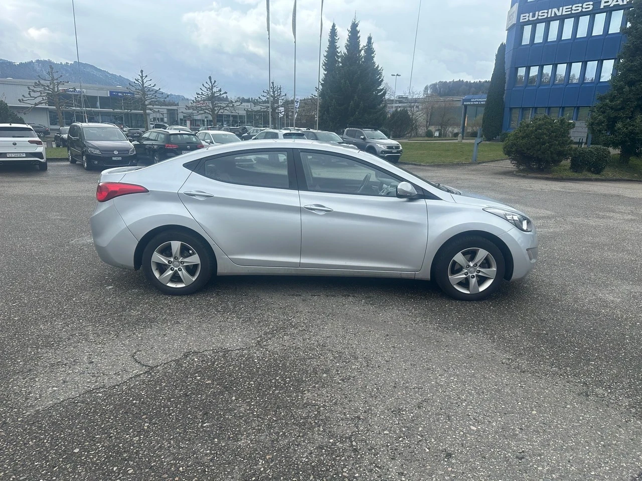 Hyundai Elantra 1.6i 16V Swiss, снимка 7 - Автомобили и джипове - 54444250
