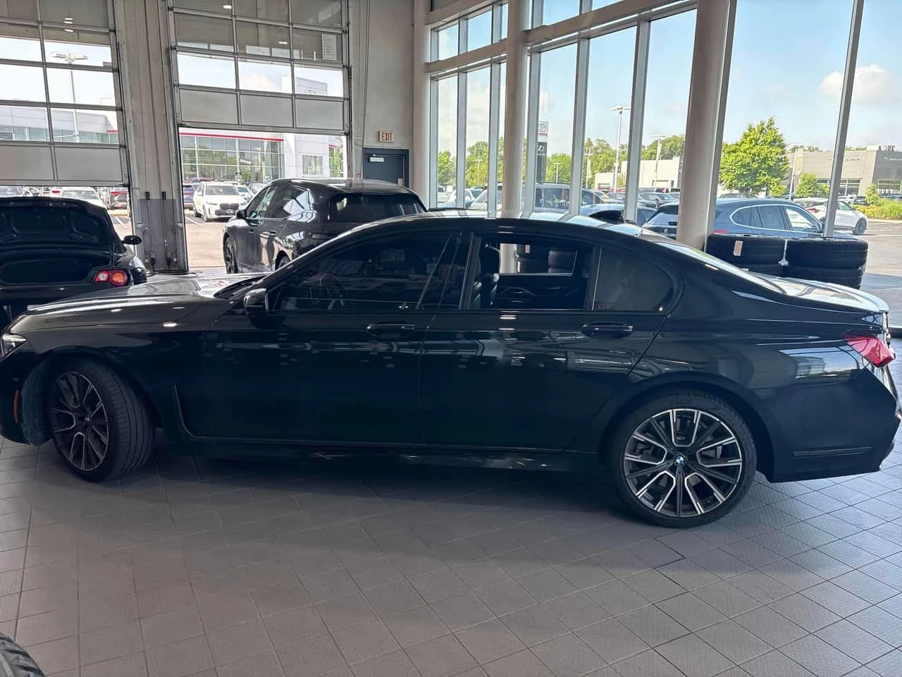 BMW 750 * 750i xDrive * CARFAX * ЦЕНА ДО БГ, снимка 3 - Автомобили и джипове - 55138957