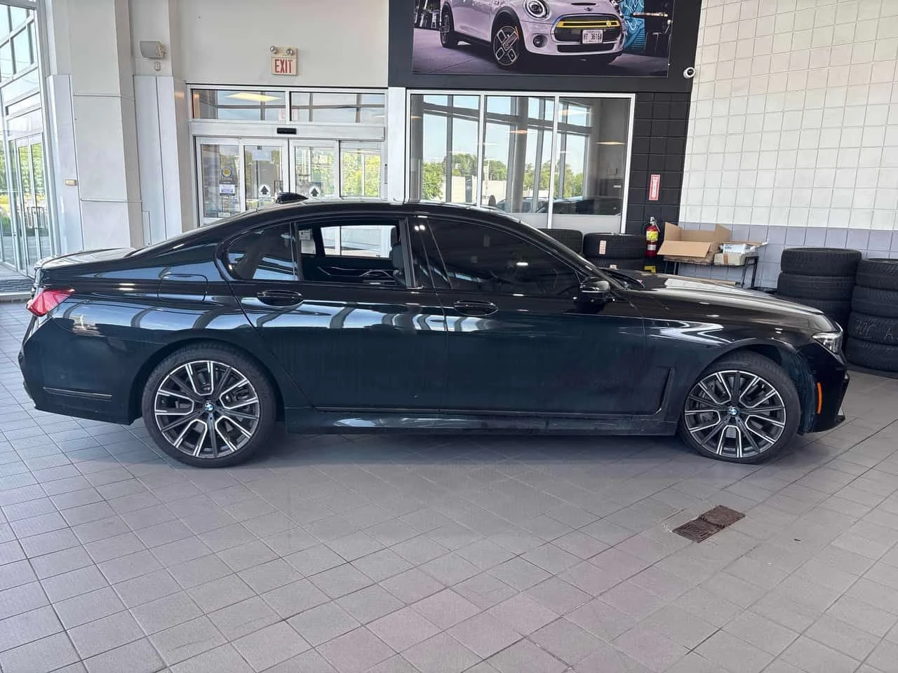 BMW 750 * 750i xDrive * CARFAX * ЦЕНА ДО БГ, снимка 5 - Автомобили и джипове - 55138957