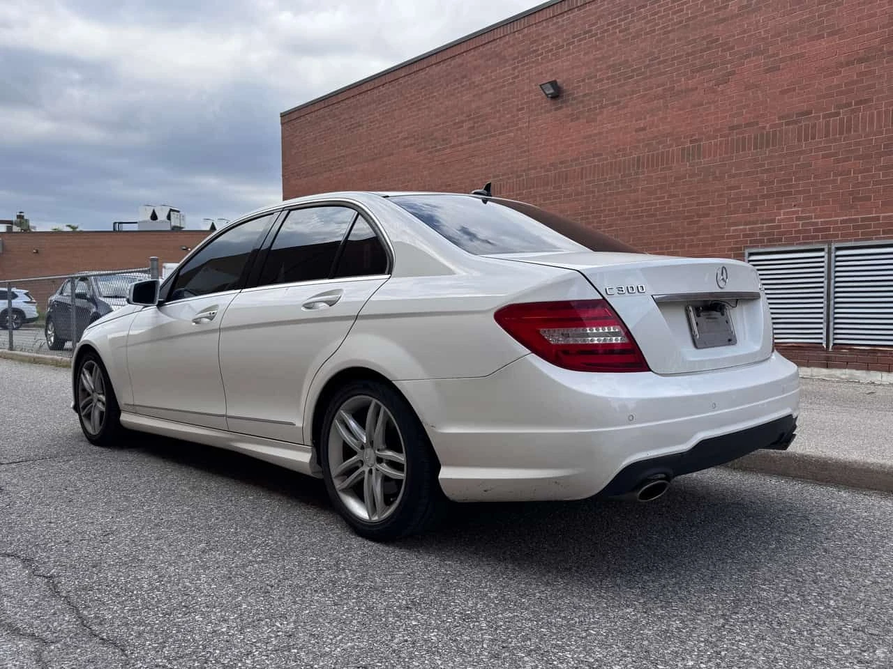 Mercedes-Benz C 300 * АВТОКРЕДИТ БЕЗ ПЪРВОНАЧАЛНА ВНОСКА, снимка 8 - Автомобили и джипове - 55347572