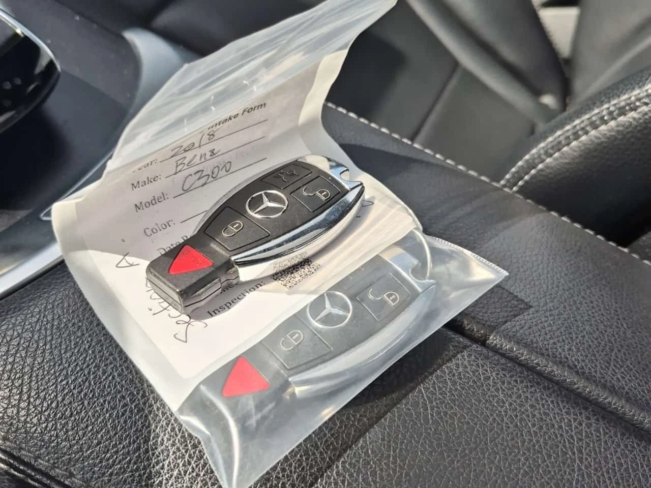 Mercedes-Benz C 300 * AMG Line * CARFAX * , снимка 10 - Автомобили и джипове - 56231859