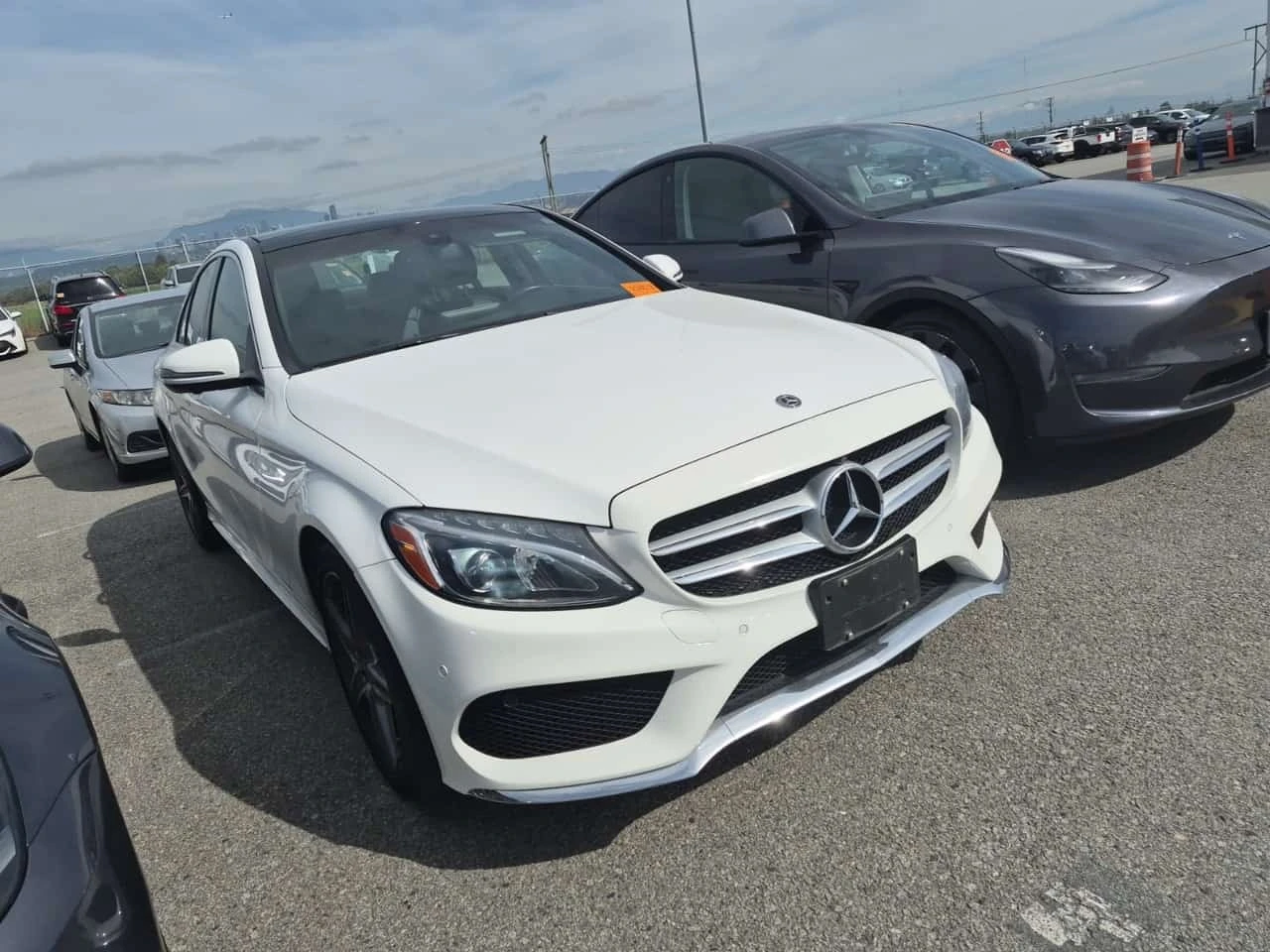 Mercedes-Benz C 300 * AMG Line * CARFAX * , снимка 2 - Автомобили и джипове - 56231859