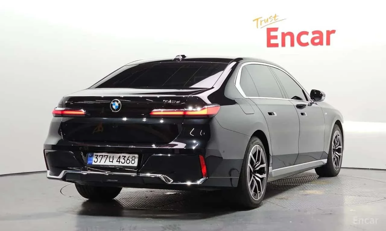 BMW 740 d xDrive M Sport | АВТОФИНАНСИРАНЕ , снимка 2 - Автомобили и джипове - 56274092