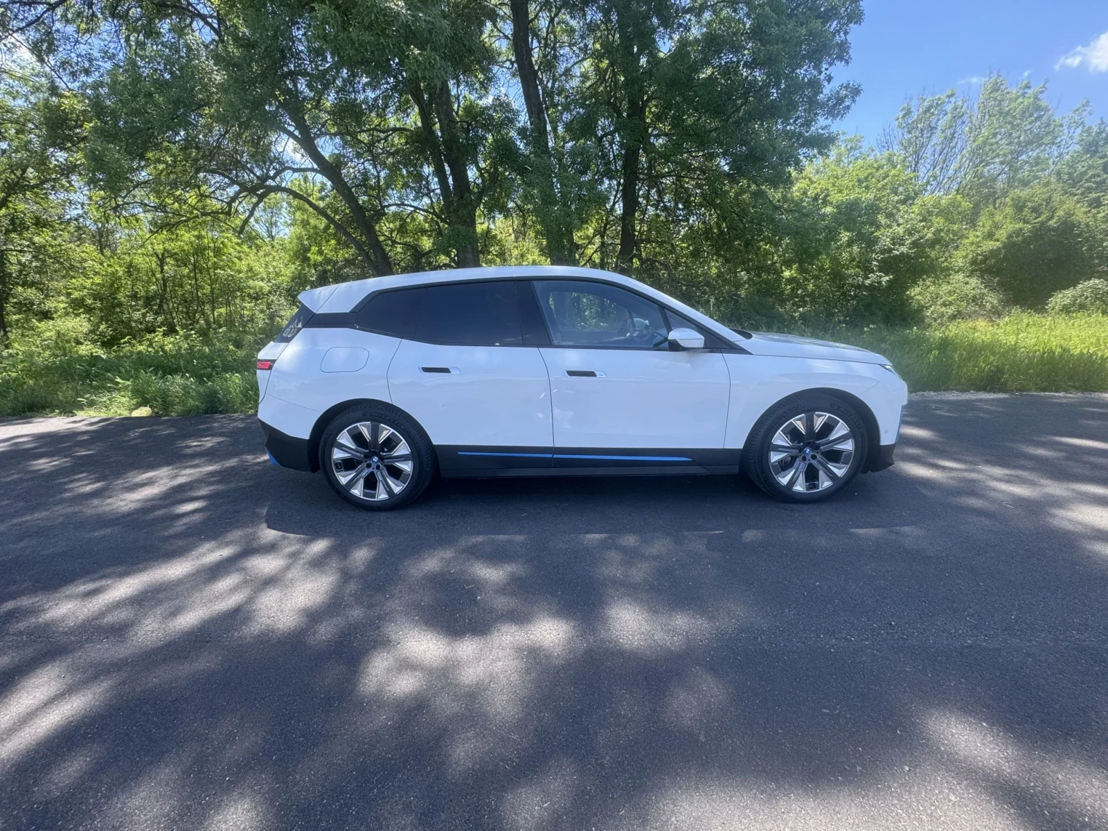 BMW iX Xdrive40, снимка 7 - Автомобили и джипове - 56379822
