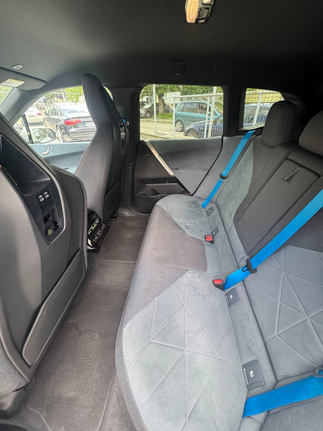 BMW iX Xdrive40, снимка 13 - Автомобили и джипове - 56379822