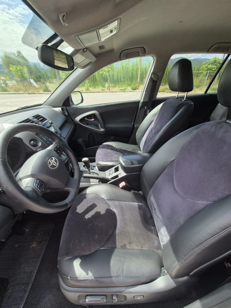 Toyota Rav4 2.2, снимка 16 - Автомобили и джипове - 50652202