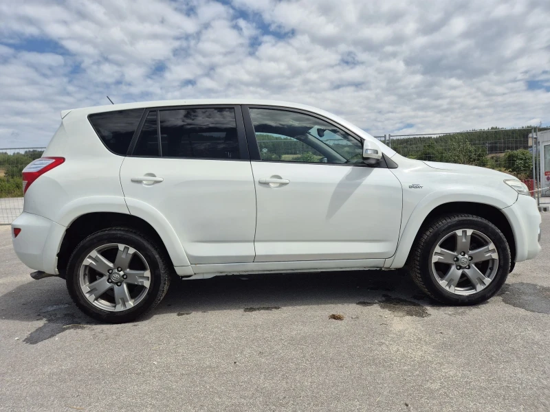 Toyota Rav4 2.2, снимка 7 - Автомобили и джипове - 50652202