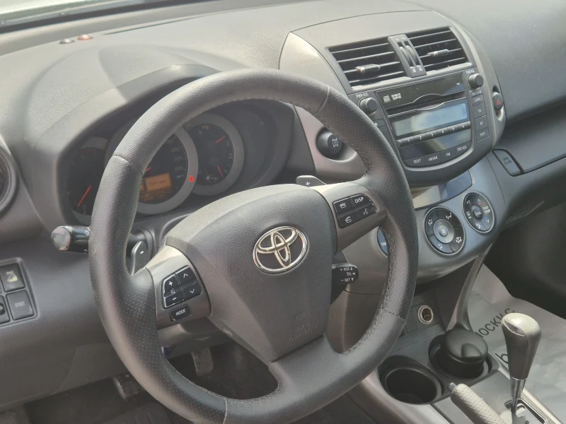 Toyota Rav4 2.2, снимка 9 - Автомобили и джипове - 50652202