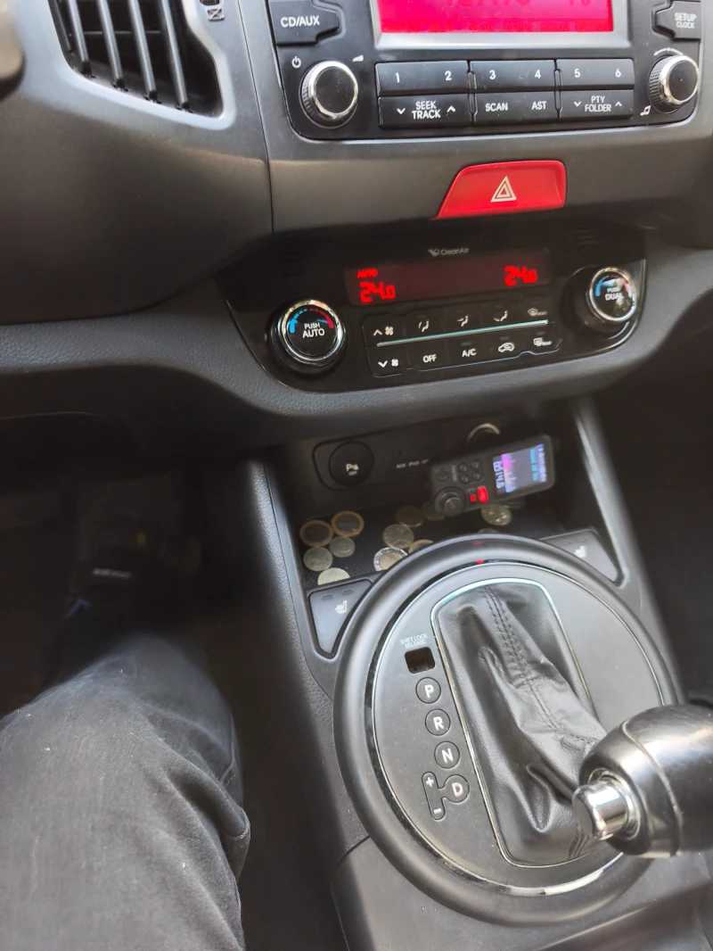 Kia Sportage 2.0, снимка 9 - Автомобили и джипове - 51848994