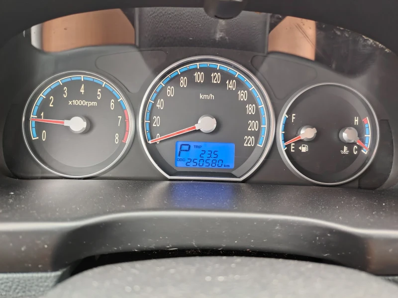 Hyundai Santa fe 2.7i-189кc. avtomat. LPG, снимка 14 - Автомобили и джипове - 52163694