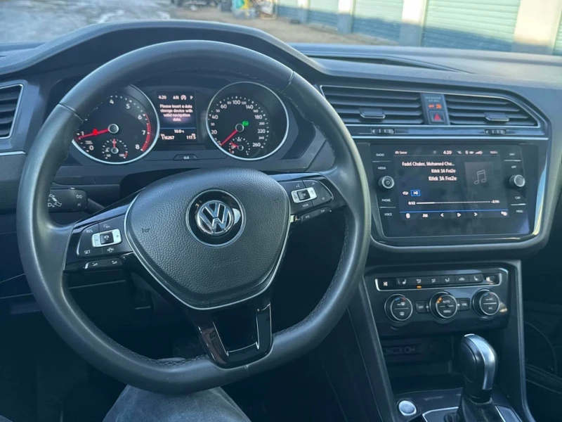 VW Tiguan * IQ DRIVE * KEYLESS GO* * ПАНОРАМА* * ЗАДНА КАМЕР, снимка 13 - Автомобили и джипове - 53455506