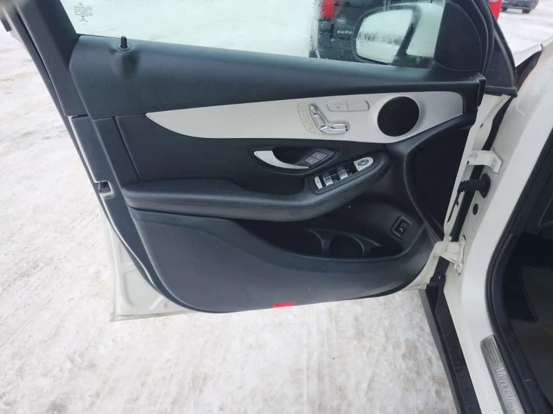 Mercedes-Benz GLC * 300 * CARFAX * ЦЕНА ДО БГ, снимка 11 - Автомобили и джипове - 53524544