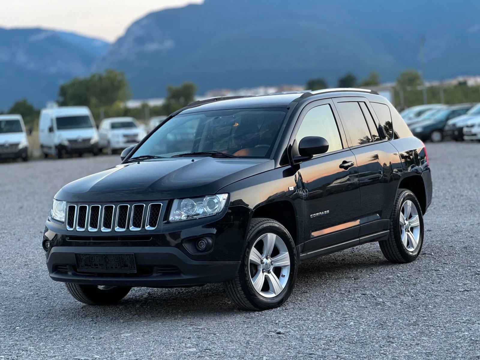 Jeep Compass 2.2D 136к.с * 4х4* * Климатик* * Face-Lift*  - изображение 3