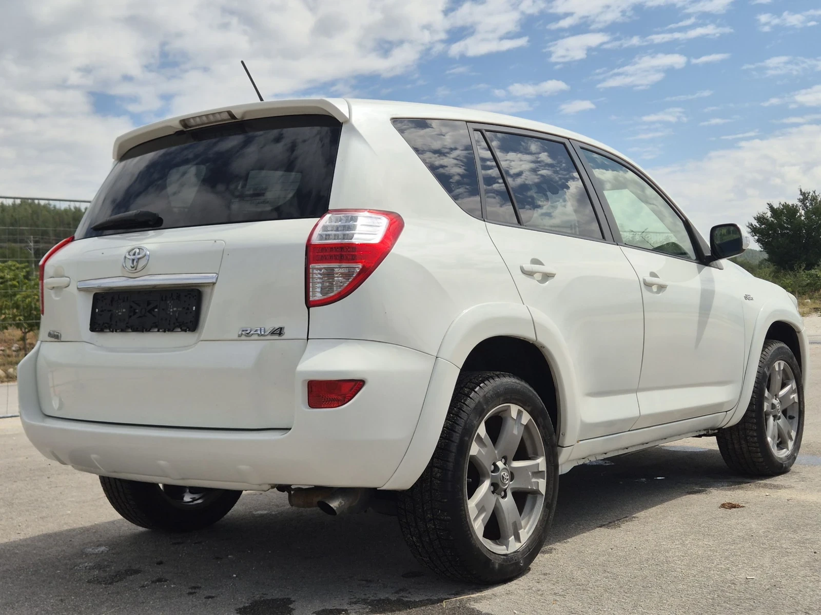 Toyota Rav4 2.2 - изображение 6