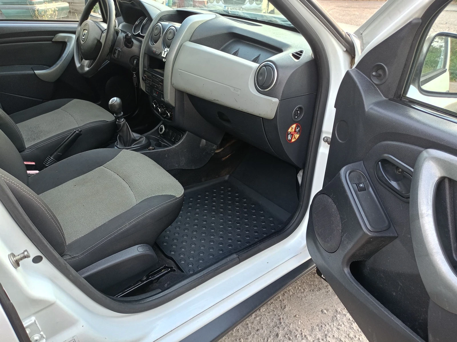 Dacia Duster 1.5 dci 110 h/p 4x4 - изображение 8