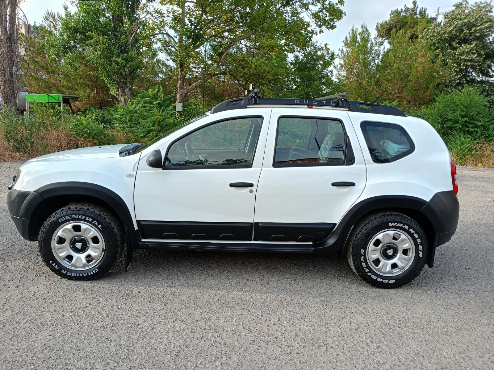 Dacia Duster 1.5 dci 110 h/p 4x4 | Mobile.bg — изображение 11