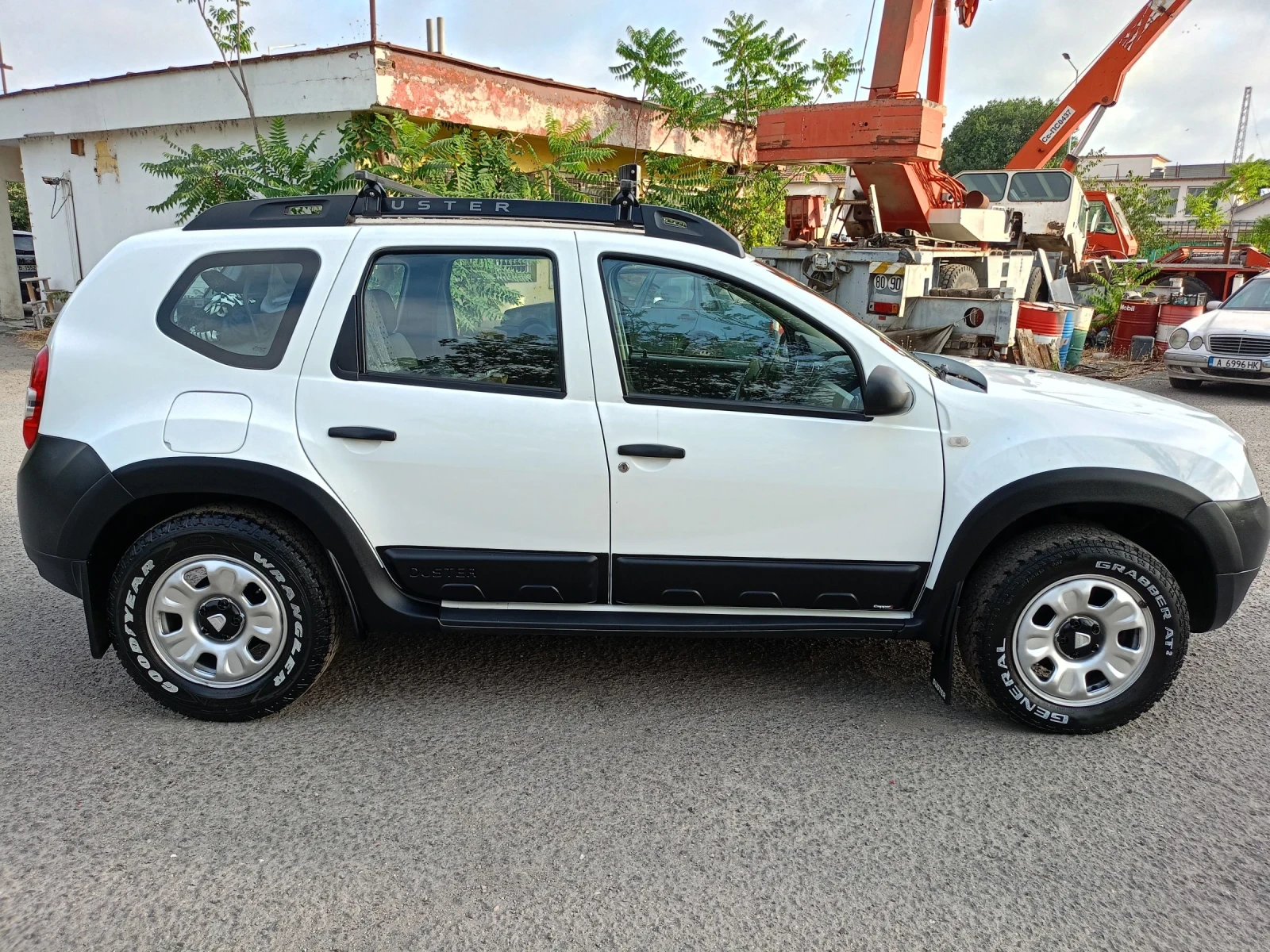 Dacia Duster 1.5 dci 110 h/p 4x4 | Mobile.bg — изображение 12