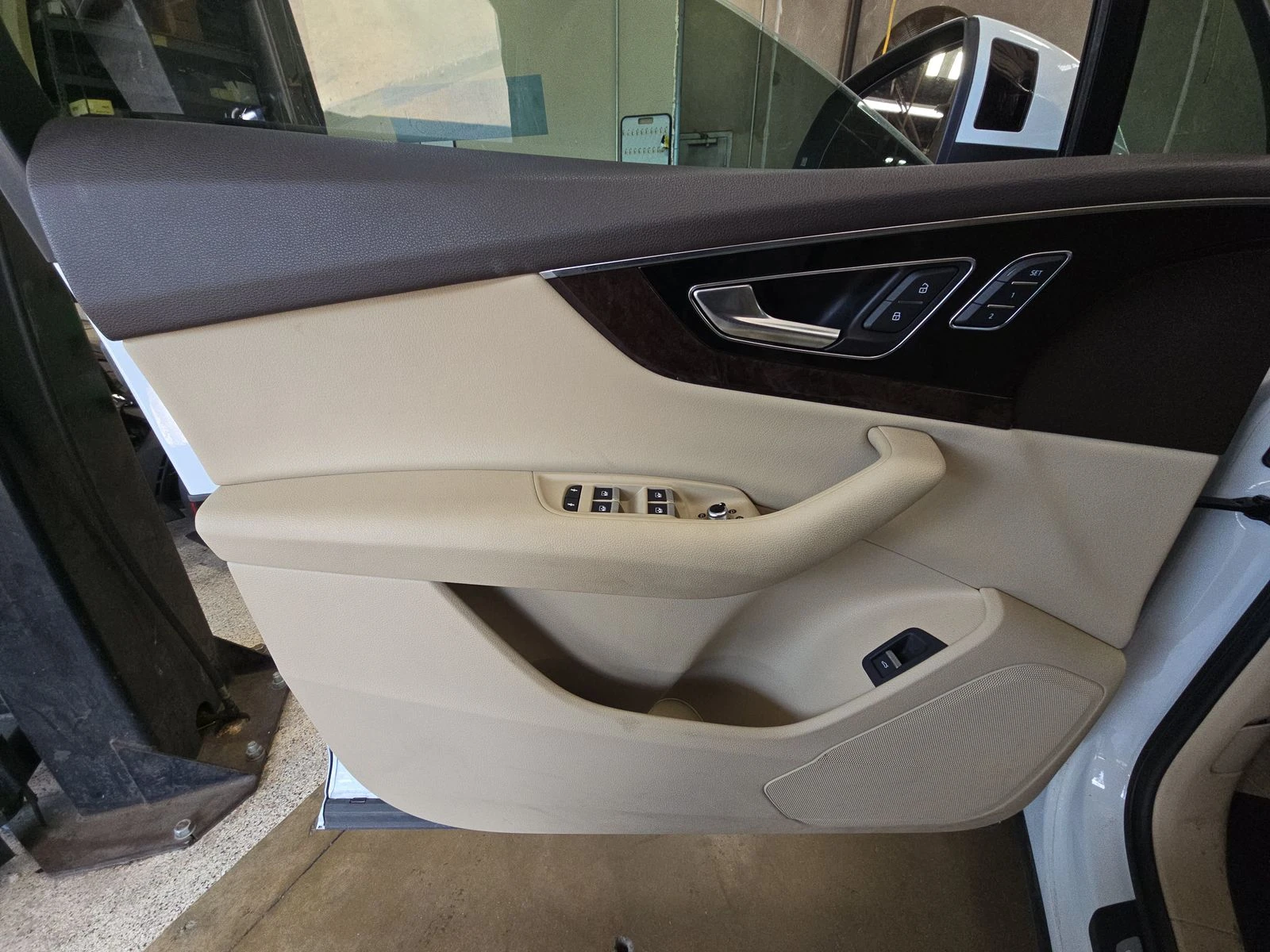Audi Q7 3.0T* PREMIUM* PLUS* MATRIX* ДИГИТАЛНО* ТАБЛО* 360 - изображение 9