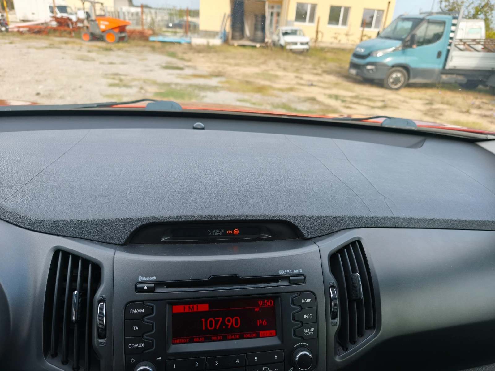Kia Sportage 2.0 - изображение 8