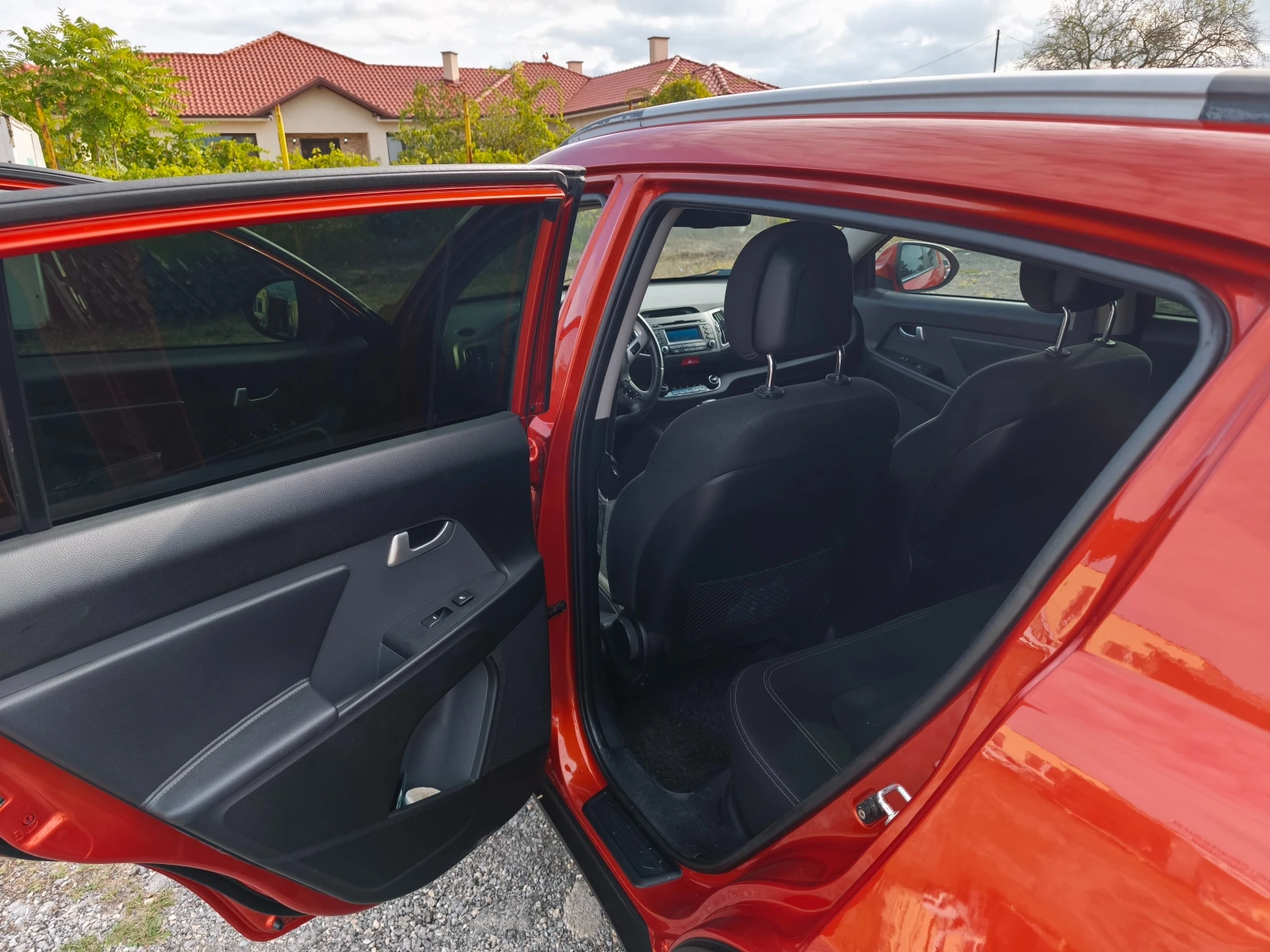 Kia Sportage 2.0 - изображение 10